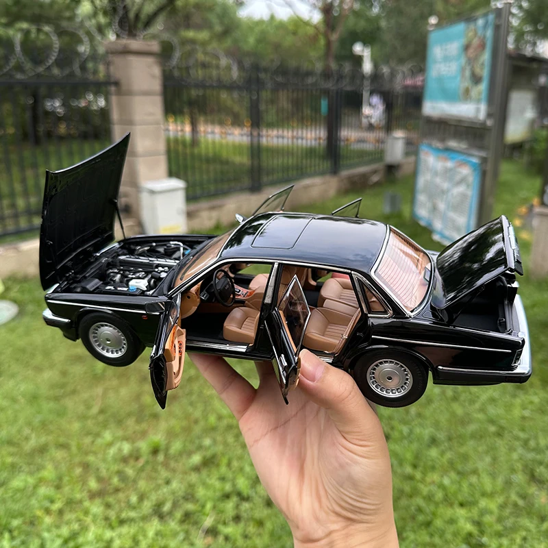 Almost Real Ar 1/18 Jaguar Xj6 Daimler Xj40 Car - Image 5