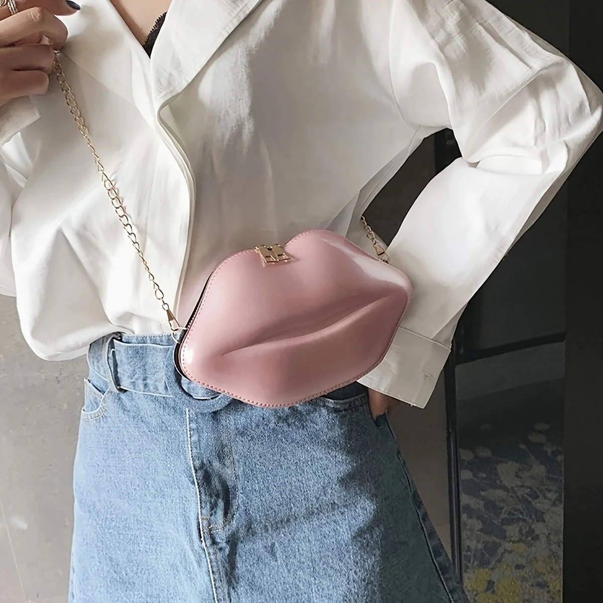 Niche Red Lip Shaped Chain Bag - Image 8