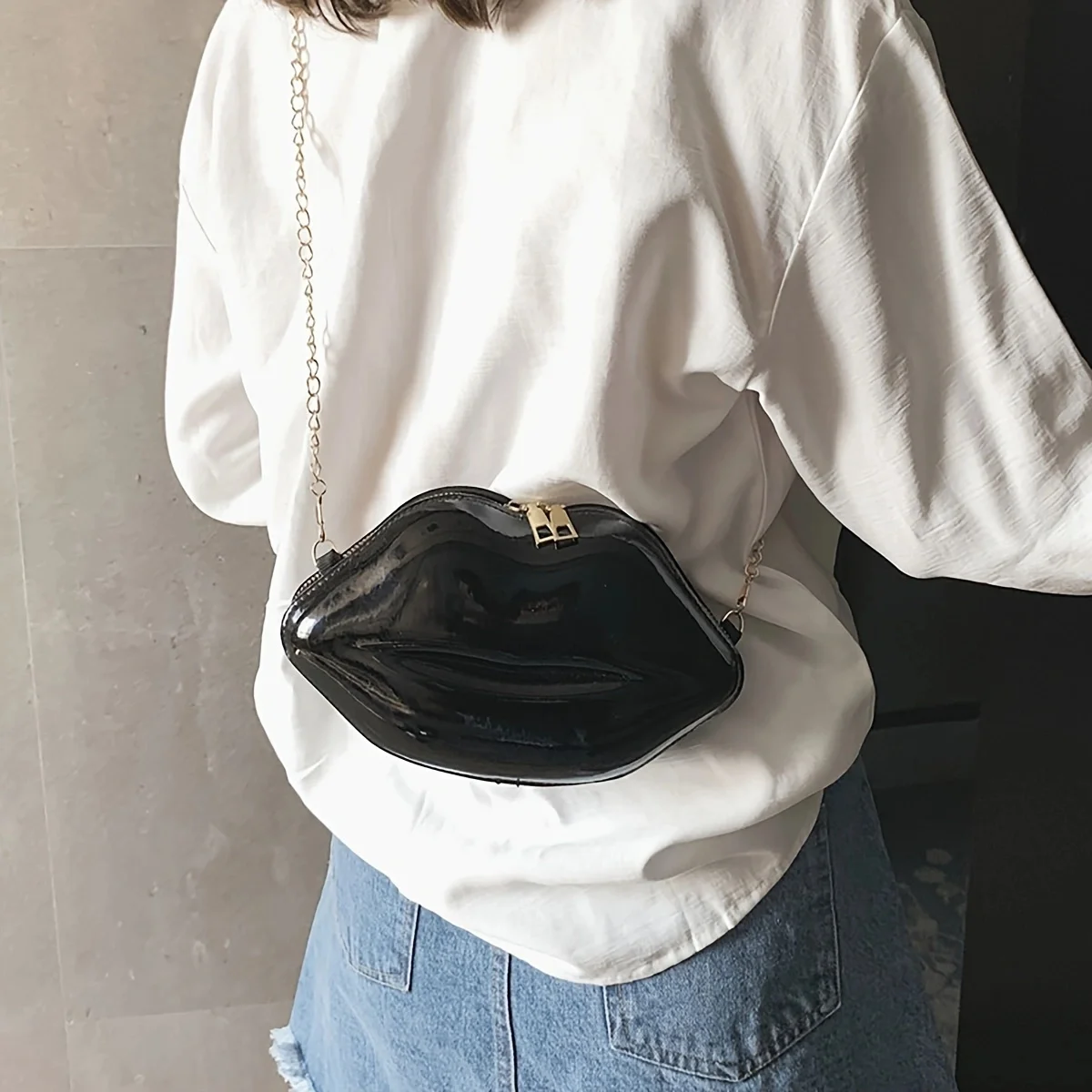 Niche Red Lip Shaped Chain Bag - Image 9